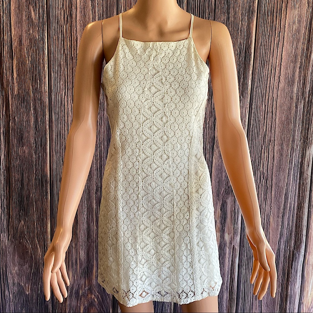 Paper Crane size small white lace sleeve less summer dress